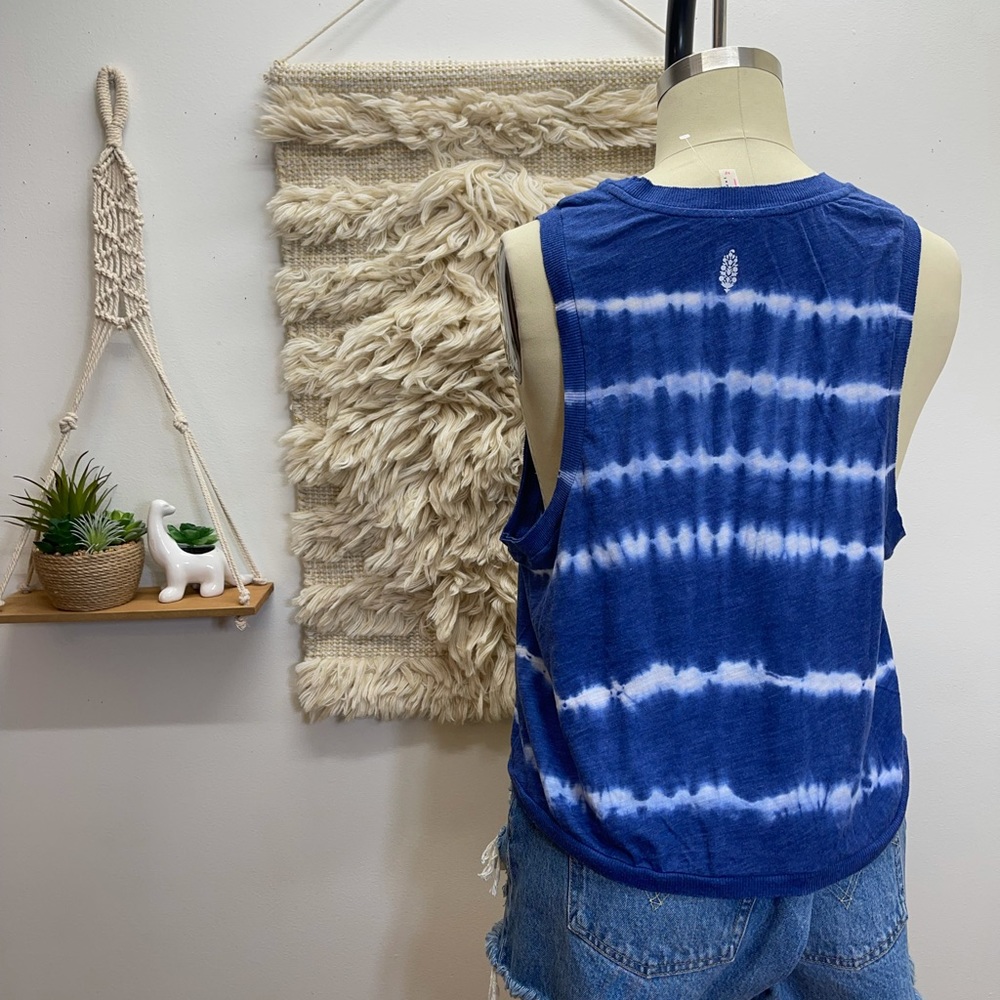 ๐
ข๐
๐
๐
Free People Movement Tie-Dye Sleeveless Shirt - Picture 6 of 11